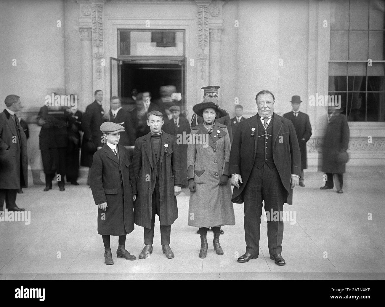 Le Président américain William Howard Taft (droite) avec la L-R, ses fils Charles et Robert et son épouse, la Première Dame Helen Herron Taft, un Portrait, Washington, D.C., USA, photo de Harris et Ewing, 1910 Banque D'Images