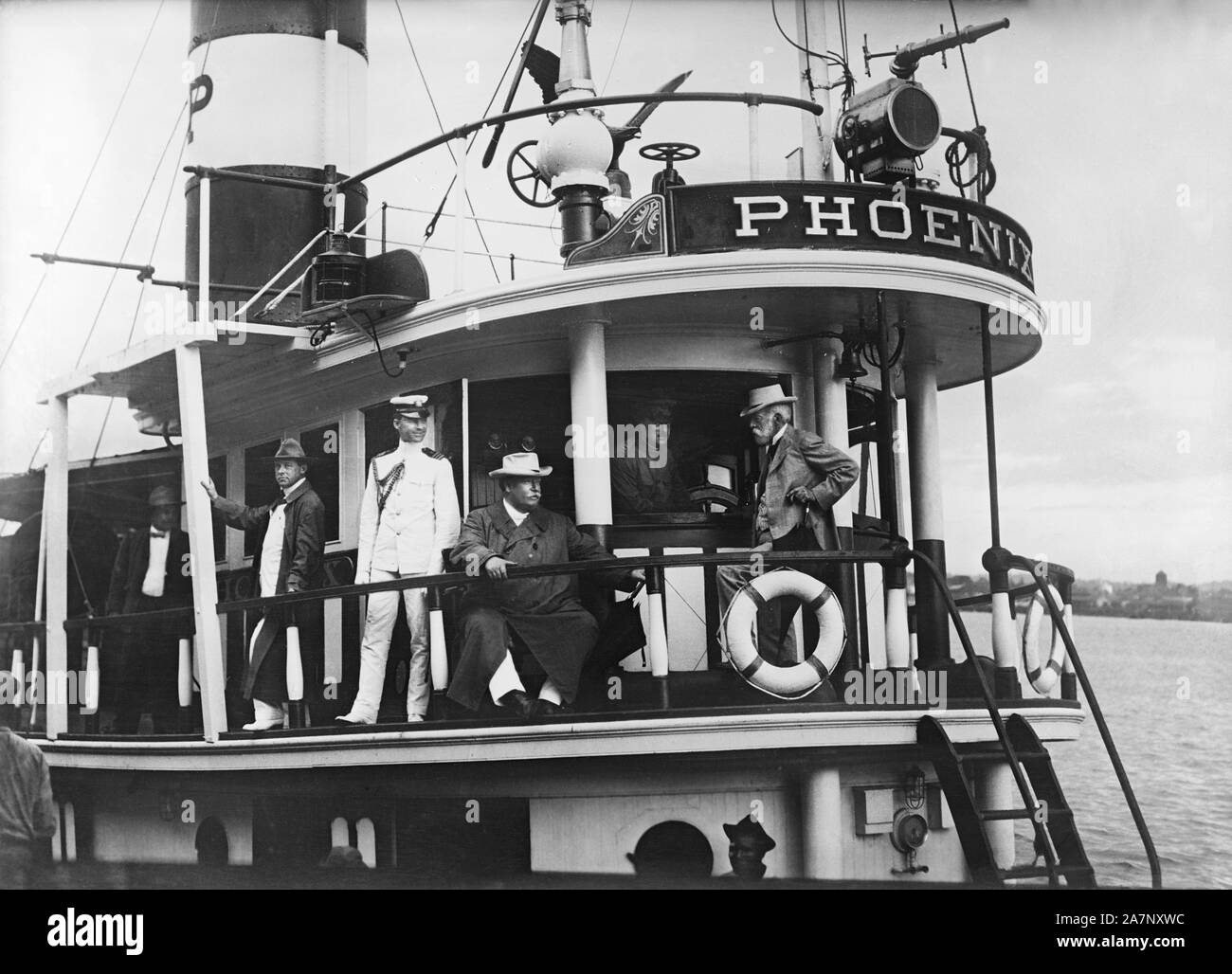 Le président élu américain William Howard Taft sur le bateau pendant la construction du canal de Panama, Harris & Ewing, Février 1909 Banque D'Images