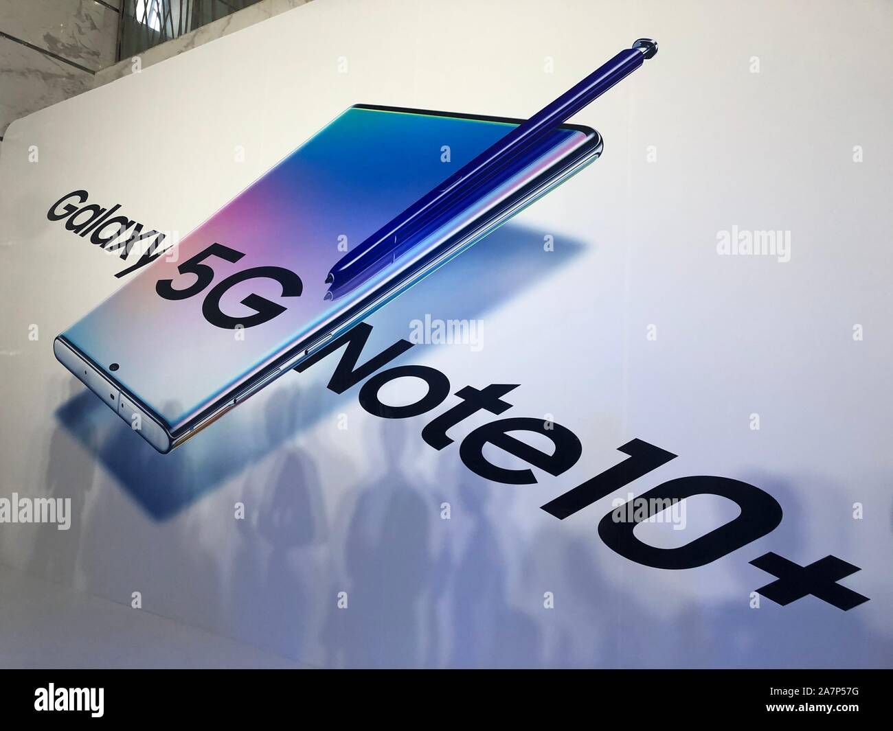 Le Samsung Galaxy Note 5G smartphones Série 10 sont introduites au cours d'un nouveau lancement de produit à Beijing, Chine, 21 août 2019. Lanceur de Samsung Banque D'Images