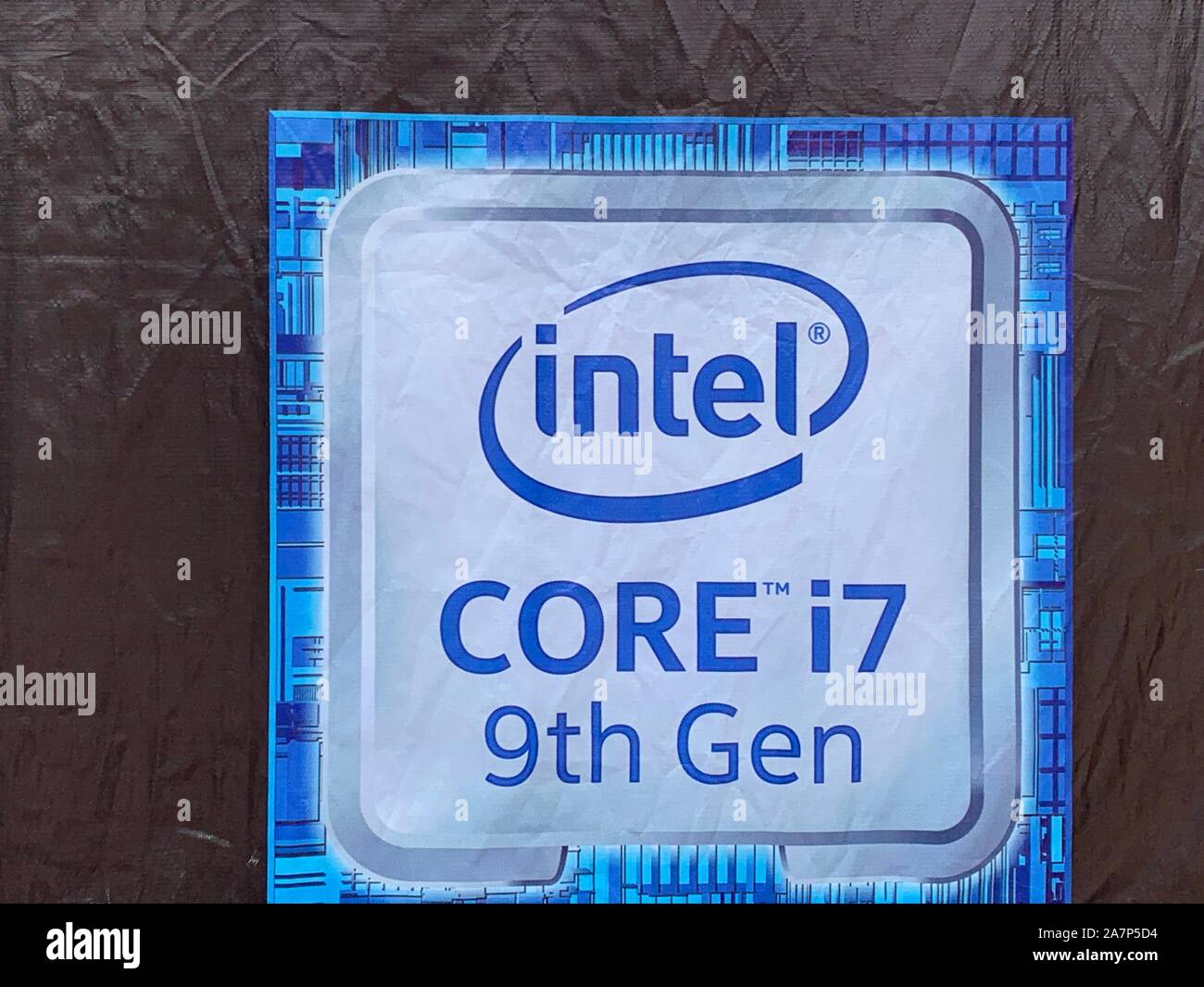 FILE--un logo de 9ème génération Intel Core i7 est vu lors d'une expo à  Wuhan, province du Hubei en Chine centrale, 16 juin 2019. L'United States  Photo Stock - Alamy