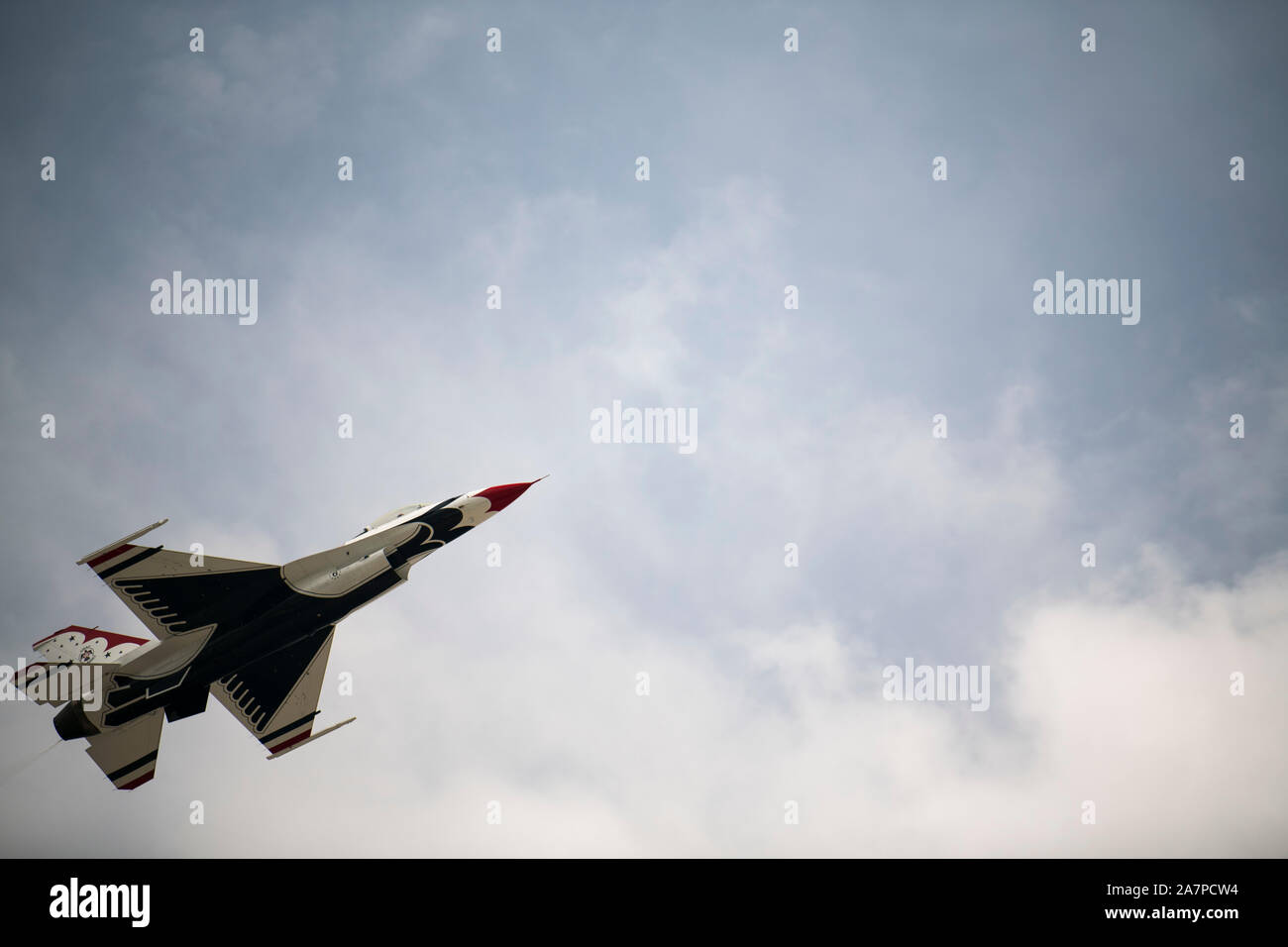 La 122e Escadre de chasse a organisé un spectacle aérien public libre, 8 et 9 juin 2019, à la 122e Escadre de chasse, de l'Indiana Air National Guard Base à Fort Wayne, Indiana. Les Fort Wayne), où un Air show aérien par l'Thunderbirds, la United States Air Force, l'équipe de démonstration de vol de précision. (U.S. Photo de la Garde nationale aérienne Aviateur Senior Rita Jimenez) Banque D'Images