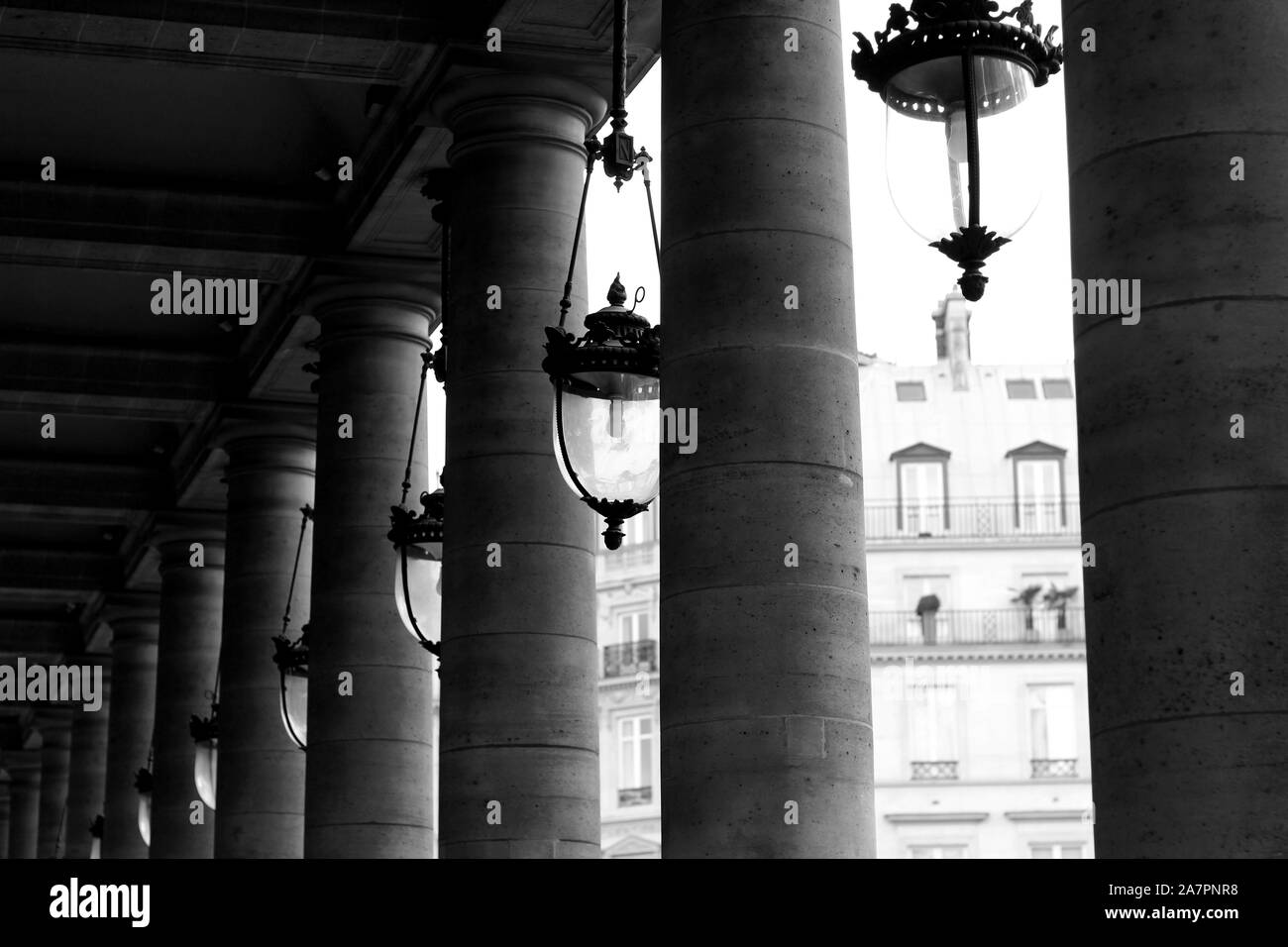 Vue Rapprochée Du Palais Royal Building. Architecture Parisienne. Monuments Historiques De Paris, France. Banque D'Images