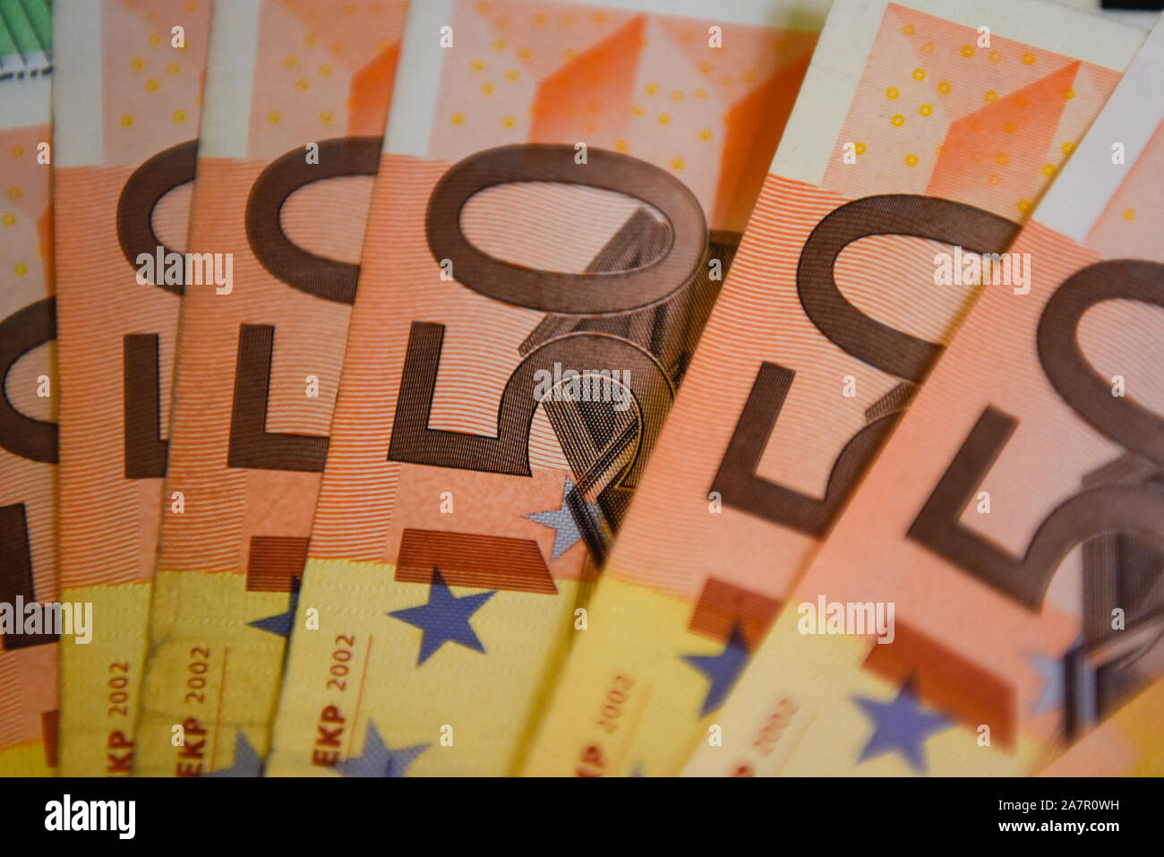 Sur cette photo, illustration 50 Euros billets vu affiché. Banque D'Images