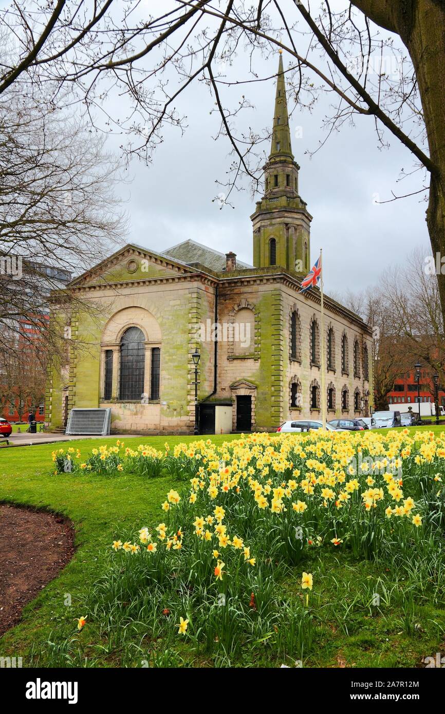 Birmingham, UK. Eglise Saint-Paul au printemps. Banque D'Images