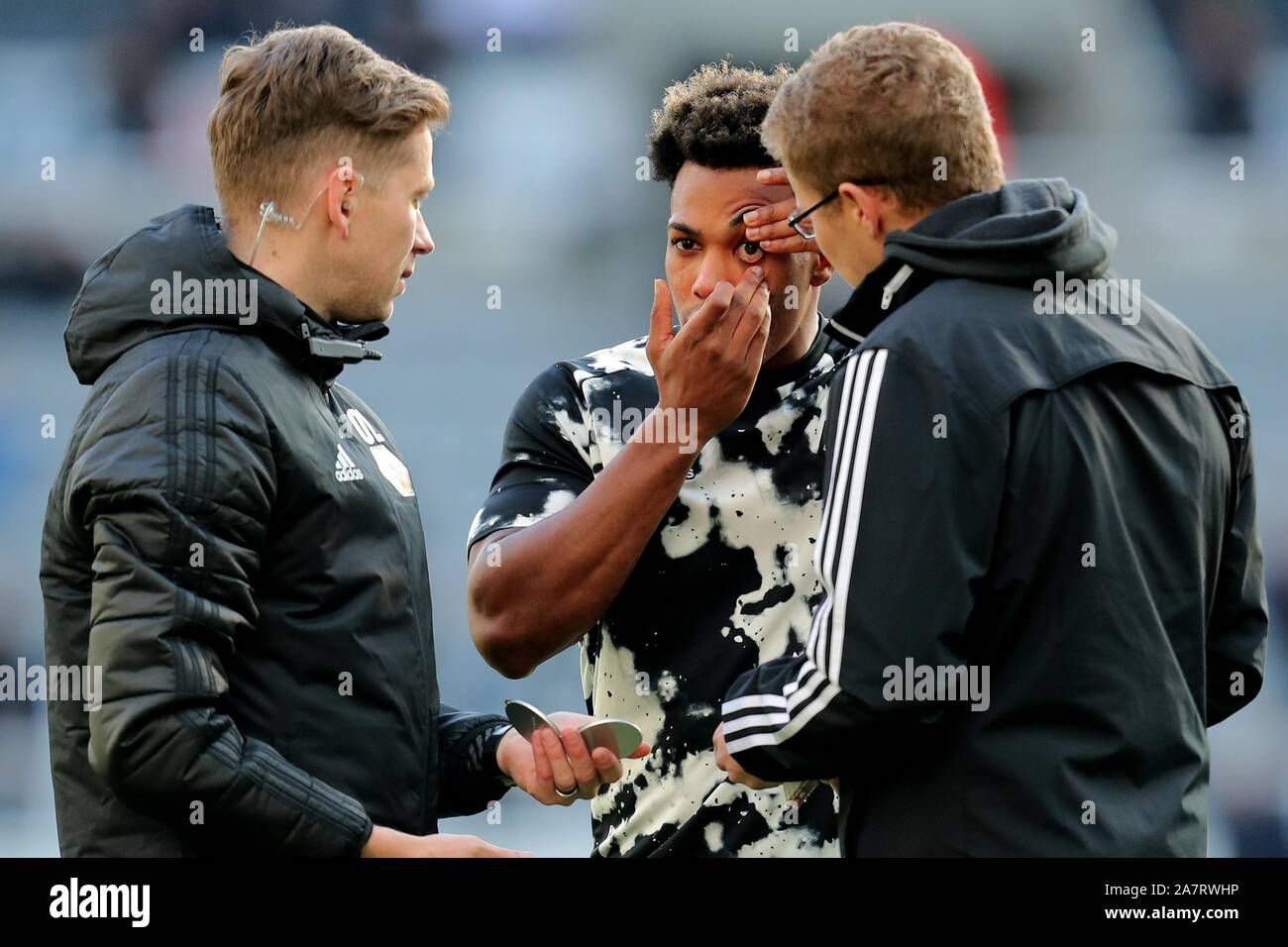 ADAMA TRAORE DU REMPLACEMENT DE LENTILLE DE CONTACT, Newcastle United FC V Wolverhampton Wanderers FC, 2019 Banque D'Images