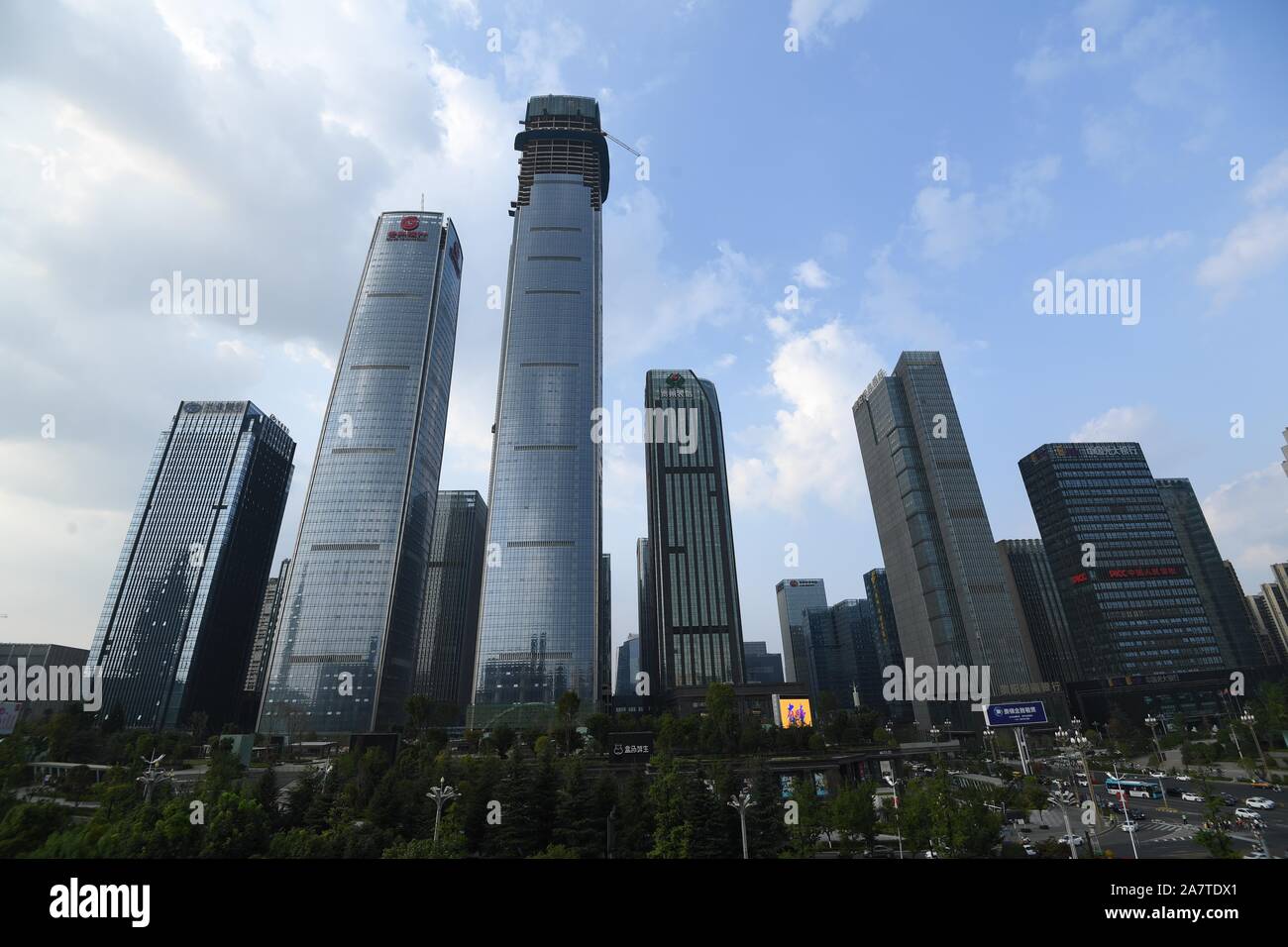 Point de vue extérieur sur les tours jumelles de Guangzhou International Finance Centre-ville de Guiyang, province du Guizhou, au sud-ouest de la Chine, 21 août 2019. Après 1131 Banque D'Images