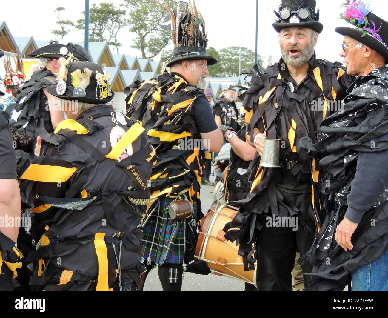 Morris Dancers Taking a break Banque D'Images