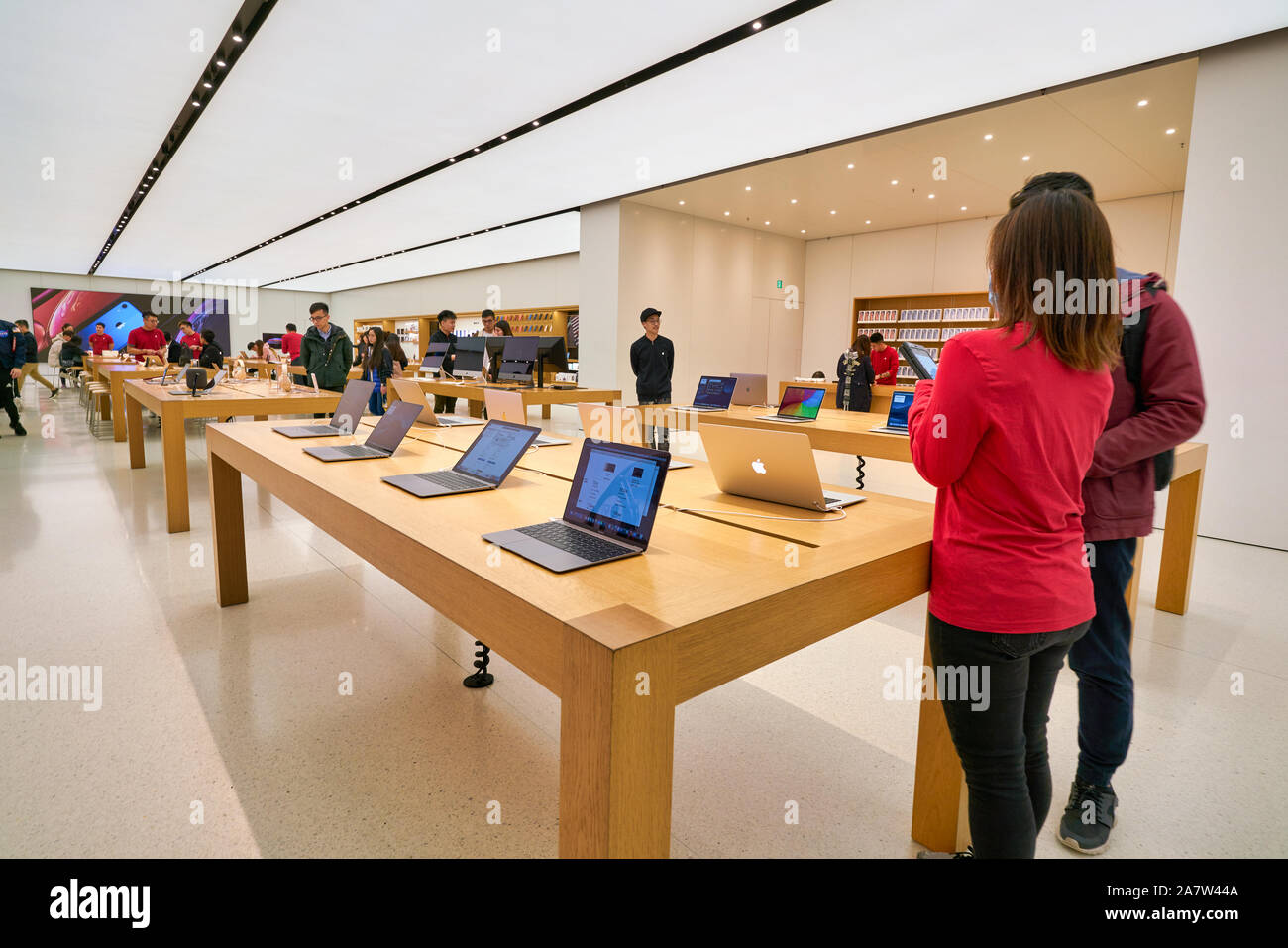 HONG KONG, CHINE - circa 2019, janvier : interior shot d'Apple store à Hong Kong. Banque D'Images