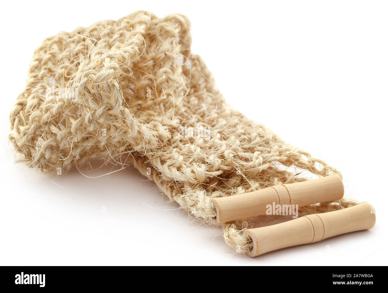 Épurateur d'épaule fait de fibre naturelle sur fond blanc Banque D'Images