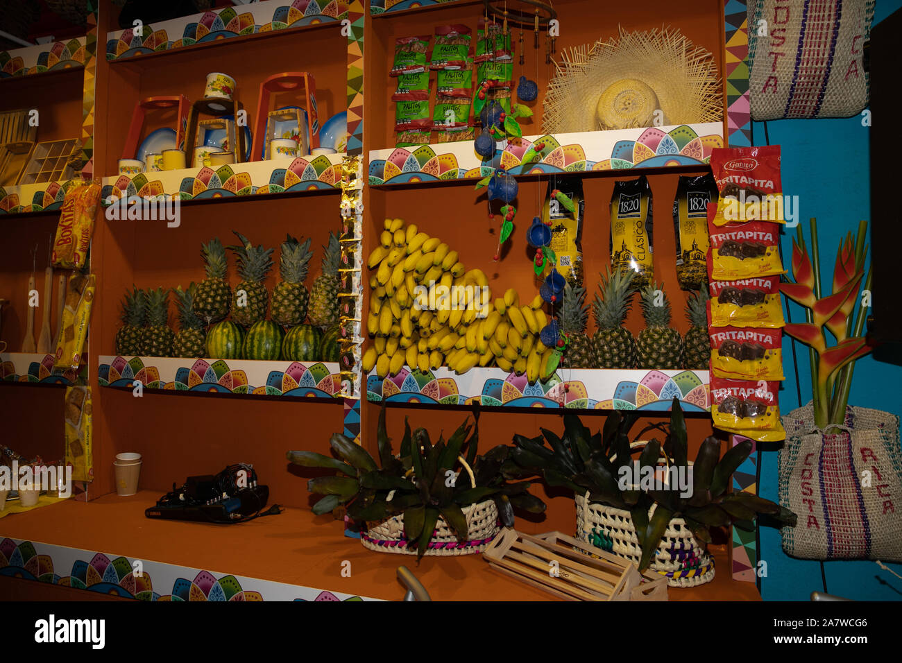 World Travel Market de Londres s'ouvre à l'Excel comme il introduit des acheteurs de voyages mondial à plus de 5 000 des plus grandes marques et des destinations dans le monde Banque D'Images