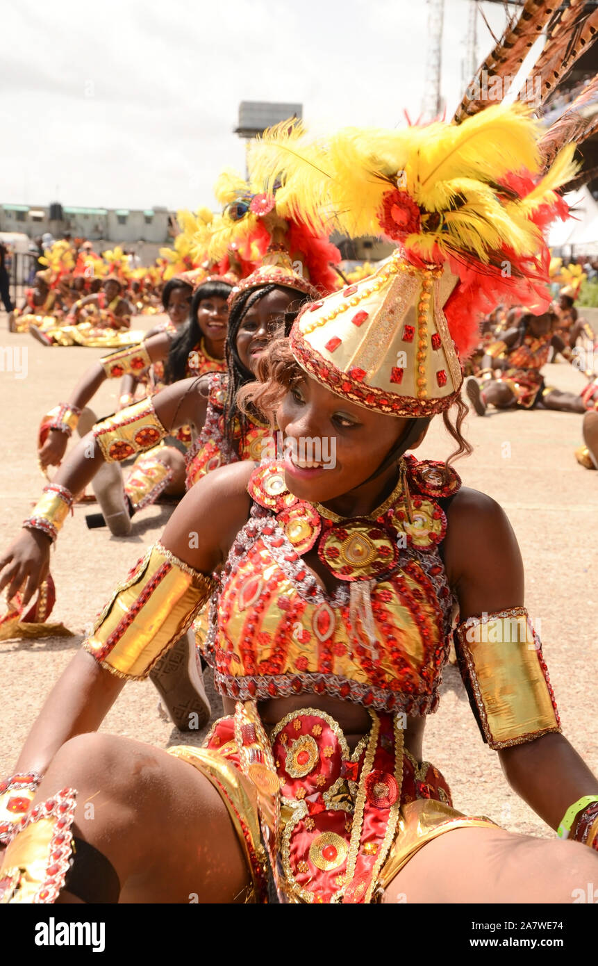 Des filles nigérianes se sont performances pendant le Carnaval de Lagos. Banque D'Images