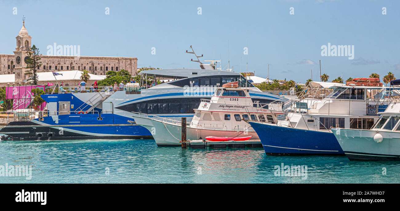 Ligne de pêche et des bateaux d'Excursion Banque D'Images