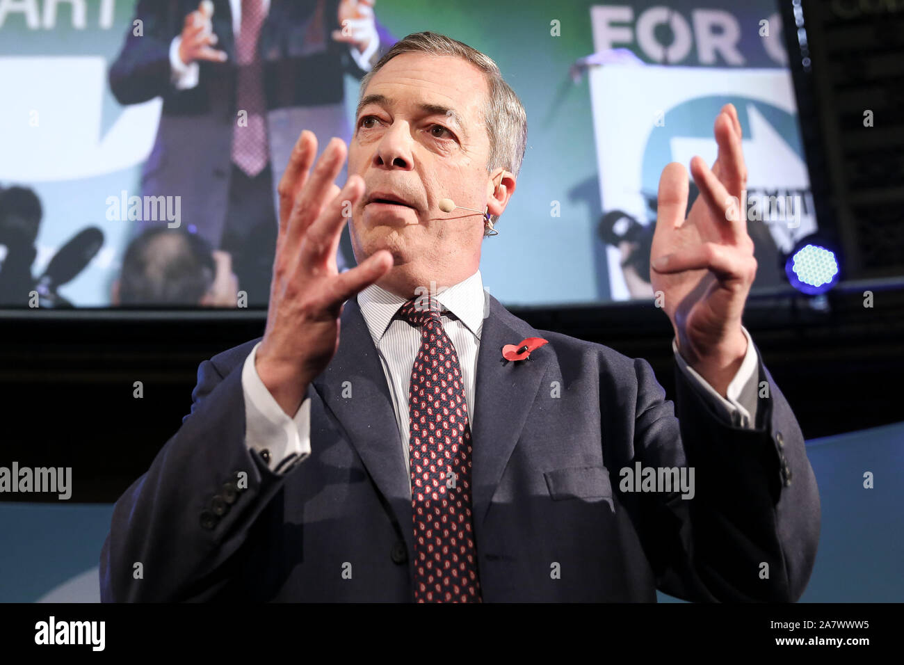 Chef de partie Brexit, Nigel Farage parle pendant la partie rallye où les 600 candidats au Parlement ont été introduits pour la prochaine élection générale. Banque D'Images