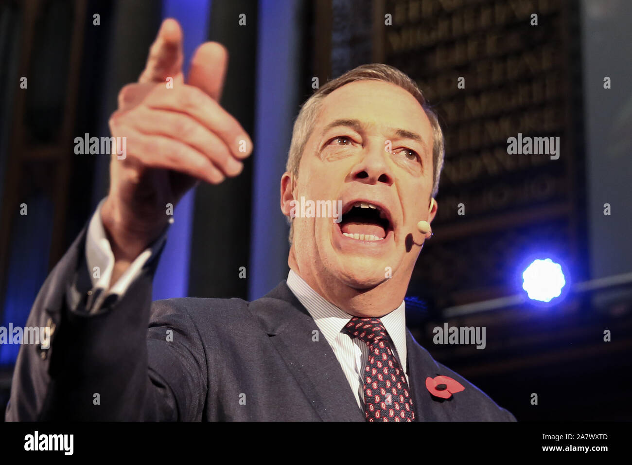 Chef de partie Brexit, Nigel Farage parle pendant la partie rallye où les 600 candidats au Parlement ont été introduits pour la prochaine élection générale. Banque D'Images