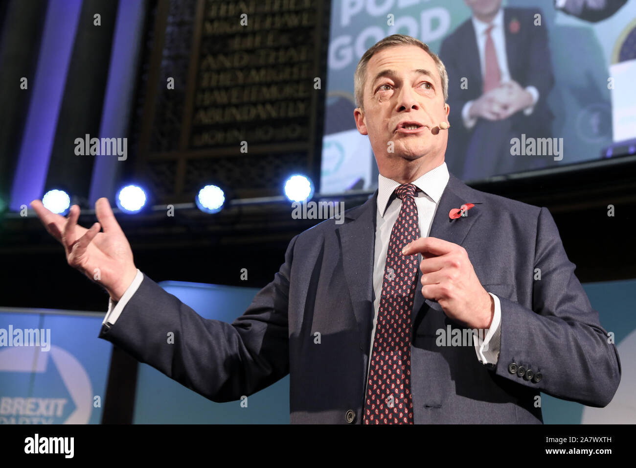Chef de partie Brexit, Nigel Farage parle pendant la partie rallye où les 600 candidats au Parlement ont été introduits pour la prochaine élection générale. Banque D'Images