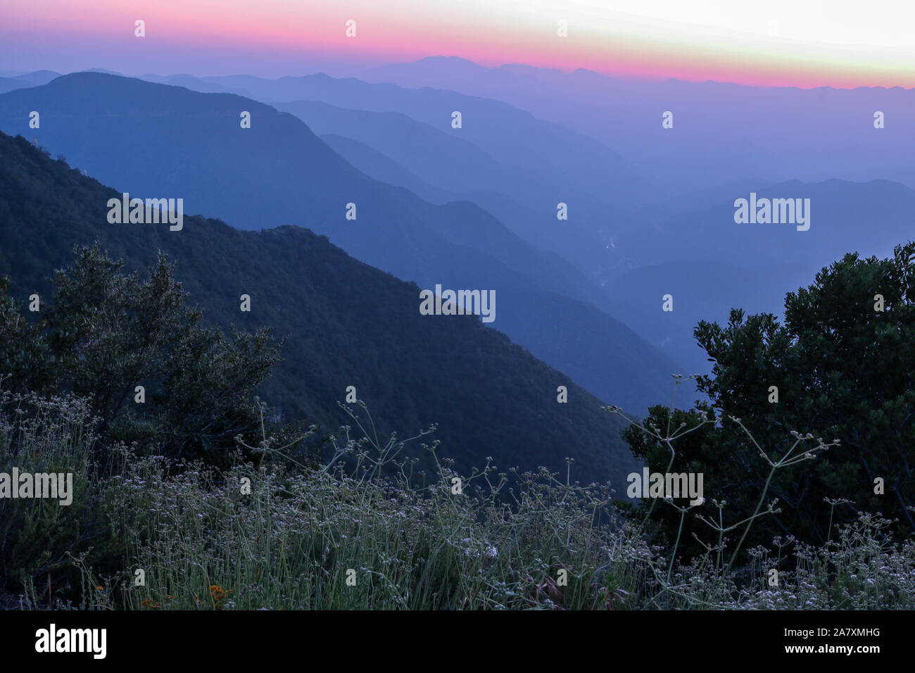 Heure d'or dans les montagnes Banque D'Images