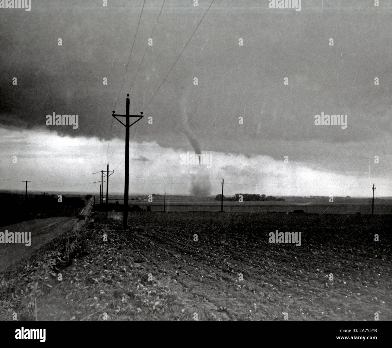 18 miles à l'WNW de Scottsbluff, ne montrant tornade sur Terre le 27 juin 1955 Banque D'Images