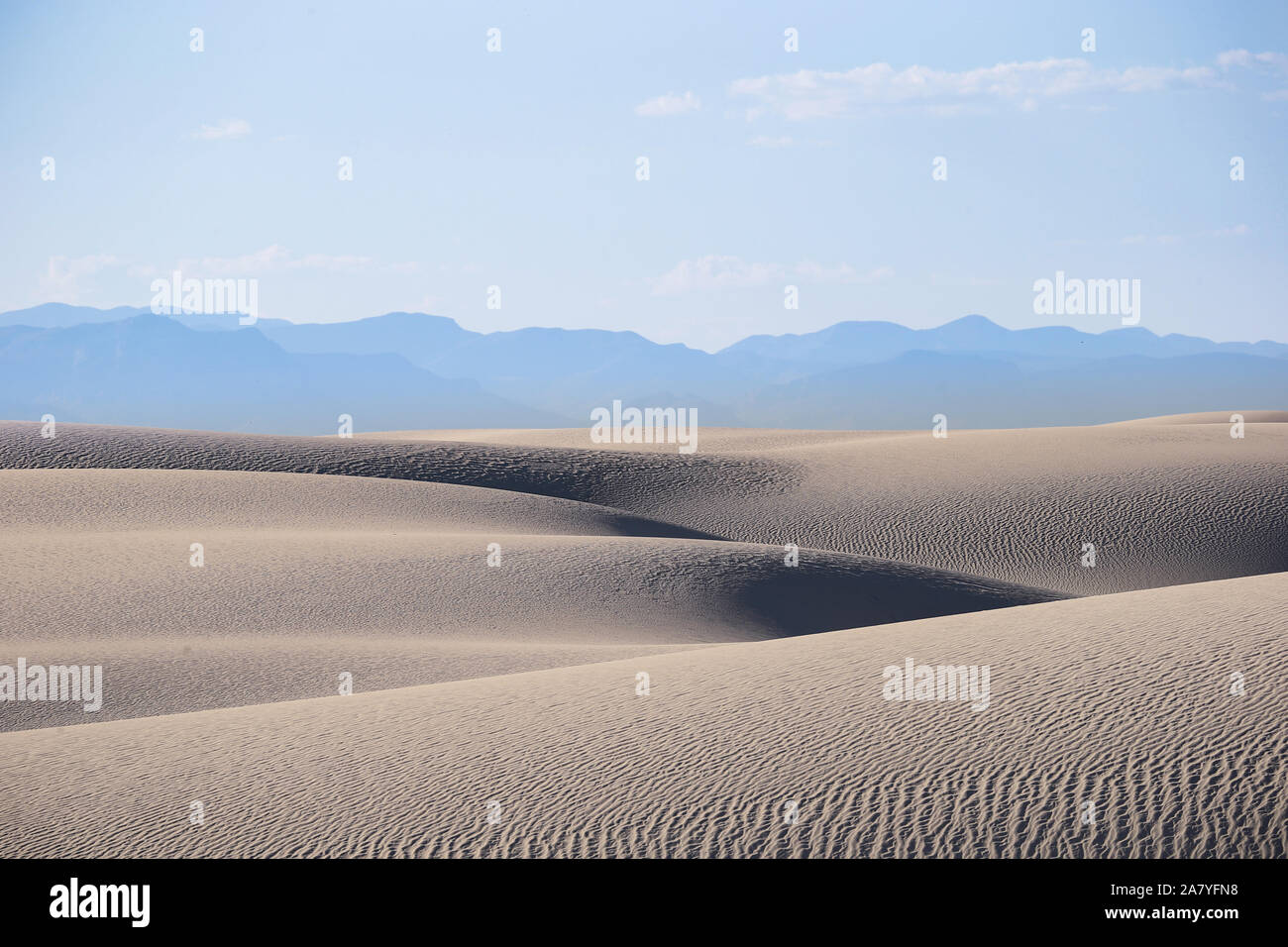 Les dunes de sable blanc de blanc Banque D'Images
