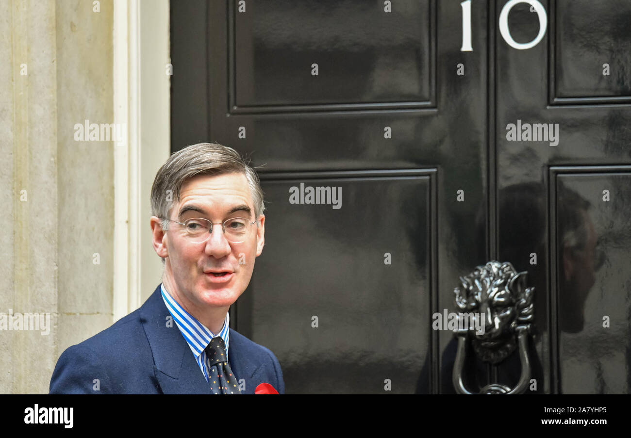 London UK 5e Nov 2019, Jacob Rees-Mogg MP PC Leader de la Chambre des communes arrive à une réunion du Cabinet au 10 Downing Street, London Credit Ian Davidson/Alamy Live News Banque D'Images