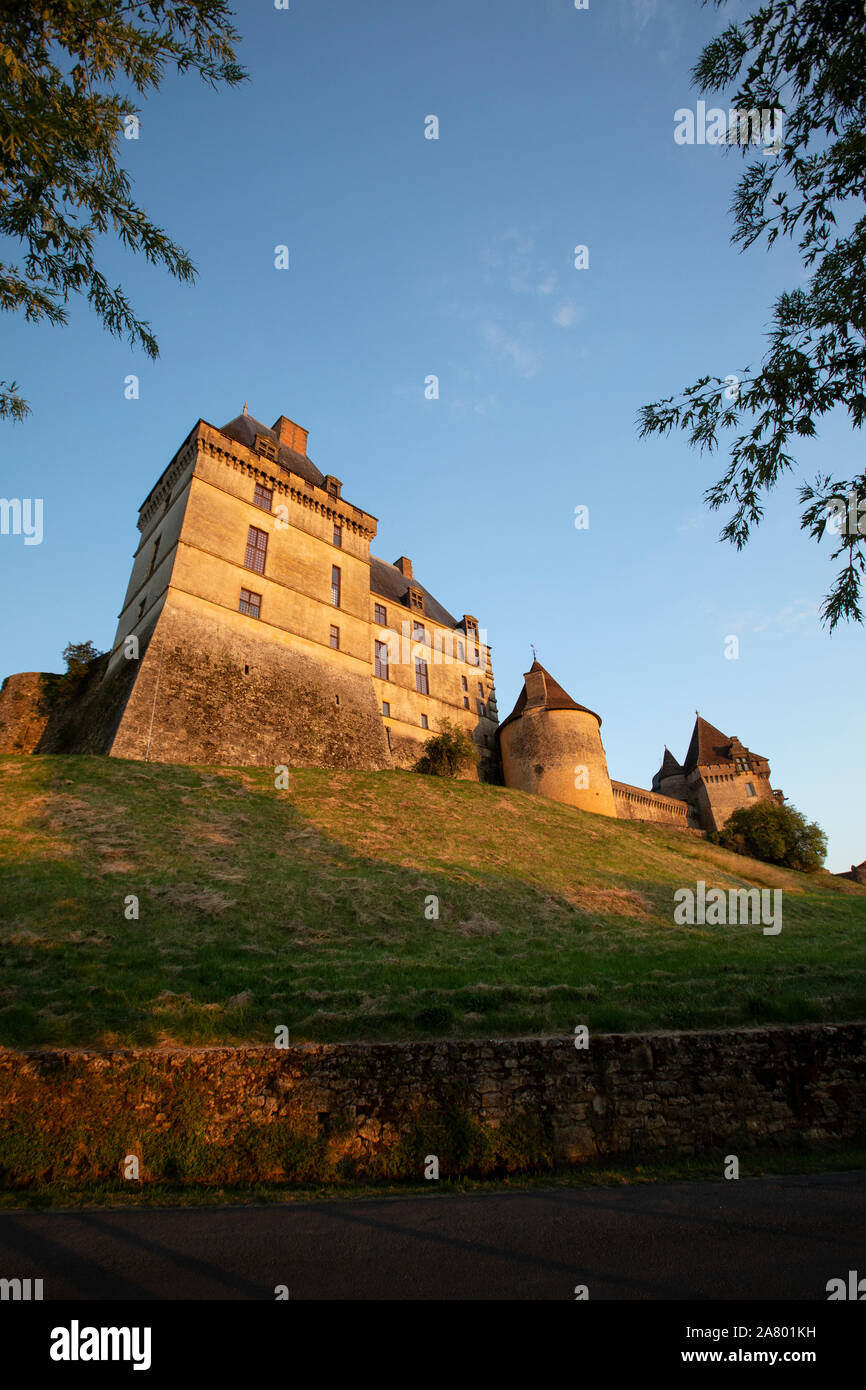 Château de Biron, château médiéval, vers la frontière sud de la région de la Dordogne avec le Lot-et-Garonne et la ville médiévale de Monpazier, France. Banque D'Images