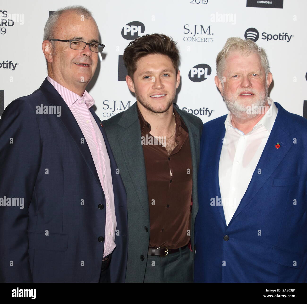Londres, Royaume-Uni. 08Th Nov, 2019. Richard Griffiths, Niall Horan et Harry Magee assister à l'industrie de la musique compte des prix à l'hôtel Grosvenor House, Park Lane à Londres. Credit : SOPA/Alamy Images Limited Live News Banque D'Images