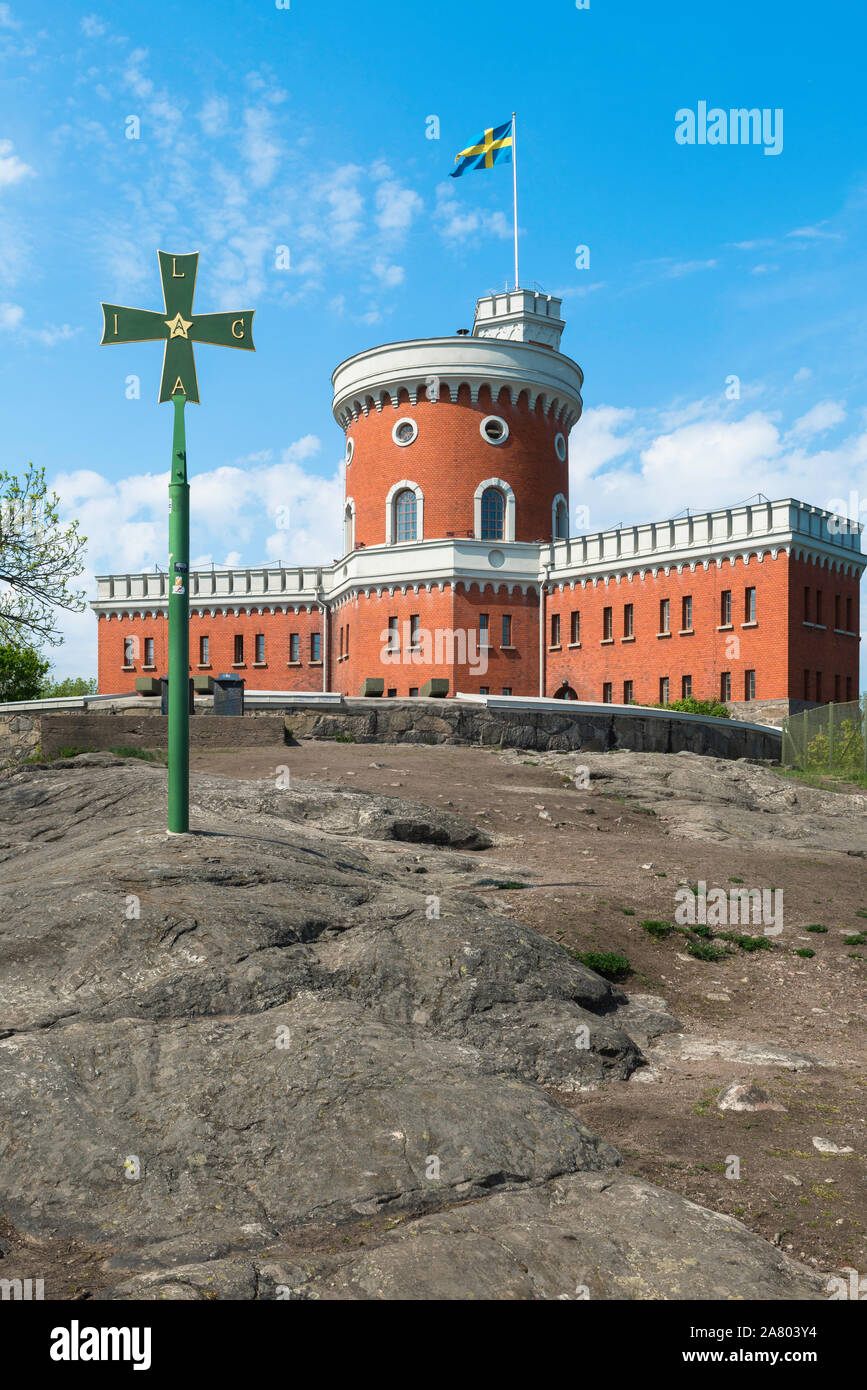 Kastellet Stockholm, vue de la citadelle Kastellet bâtiment avec la DEUXIÈME GUERRE MONDIALE, la défense aérienne de l'emblème de l'Association Suédoise en premier plan, Kastelholmen, Stockholm Banque D'Images