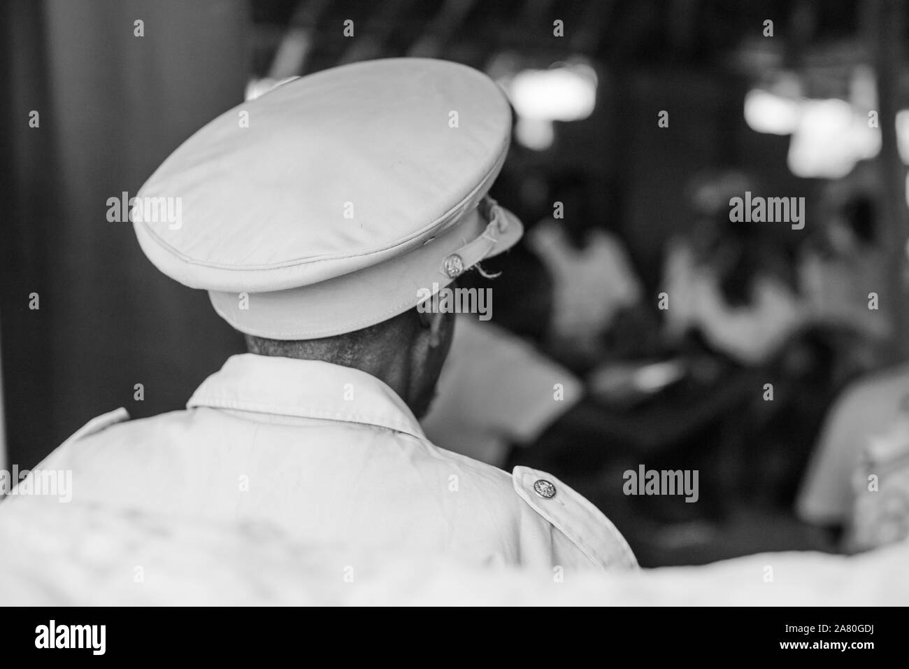 Chef de file de la communauté ou à l'écoute de la communauté. Selective focus on hat. Résumé fond. 2019. Banque D'Images