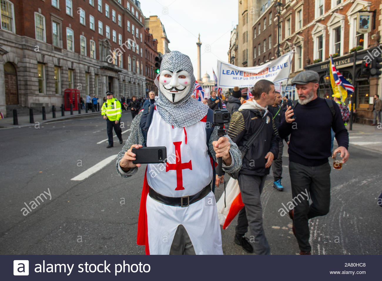 Un congé signifie quitter mars a eu lieu à Westminster le 31 octobre pour protester contre la non-livraison de Brexit. Il y avait une forte présence policière lors de la manifestation et arrestations ont été faites.Ici la marche déclenche de Trafalgar Square Banque D'Images