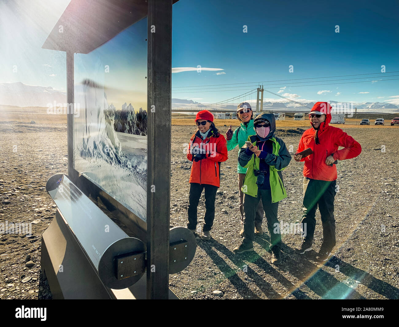 Exposition de photos en plein air, Jokulsarlon Glacial Lagoon, parc national du Vatnajökull, l'Islande, Site du patrimoine mondial de l'Unesco. Toutes les images par la glace professionnel Banque D'Images
