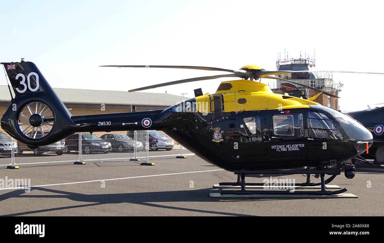 Airbus H135M HT Juno.1 Hélicoptère, ZM530 de la Défense Helicopter Flying School à RAF Fairford, 14/7/18, au cours de la Royal International Air Tattoo. Banque D'Images