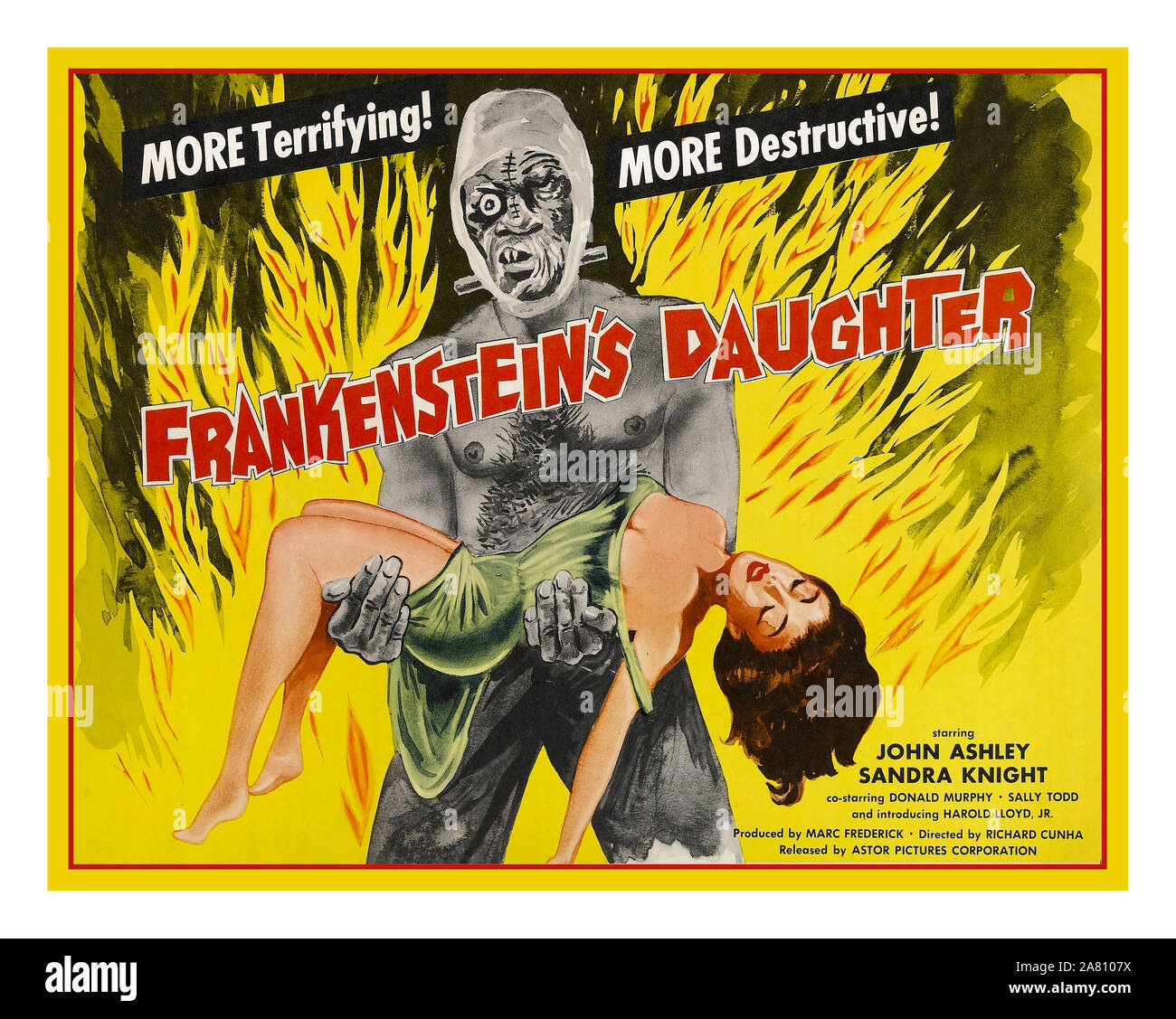 Vintage Film horreur affiche de film Frankenstein's Daughter (1958) Directeur : Richard E. Cunha (comme Richard Cunha) Scénariste : S.E. Barrie (scénario) avec : John Ashley, Sandra Knight, Donald Murphy Sally Todd Harold Lloyd Jr. Felix Locher Wolfe Barzell Perkins Voltaire Harry Wilson Banque D'Images