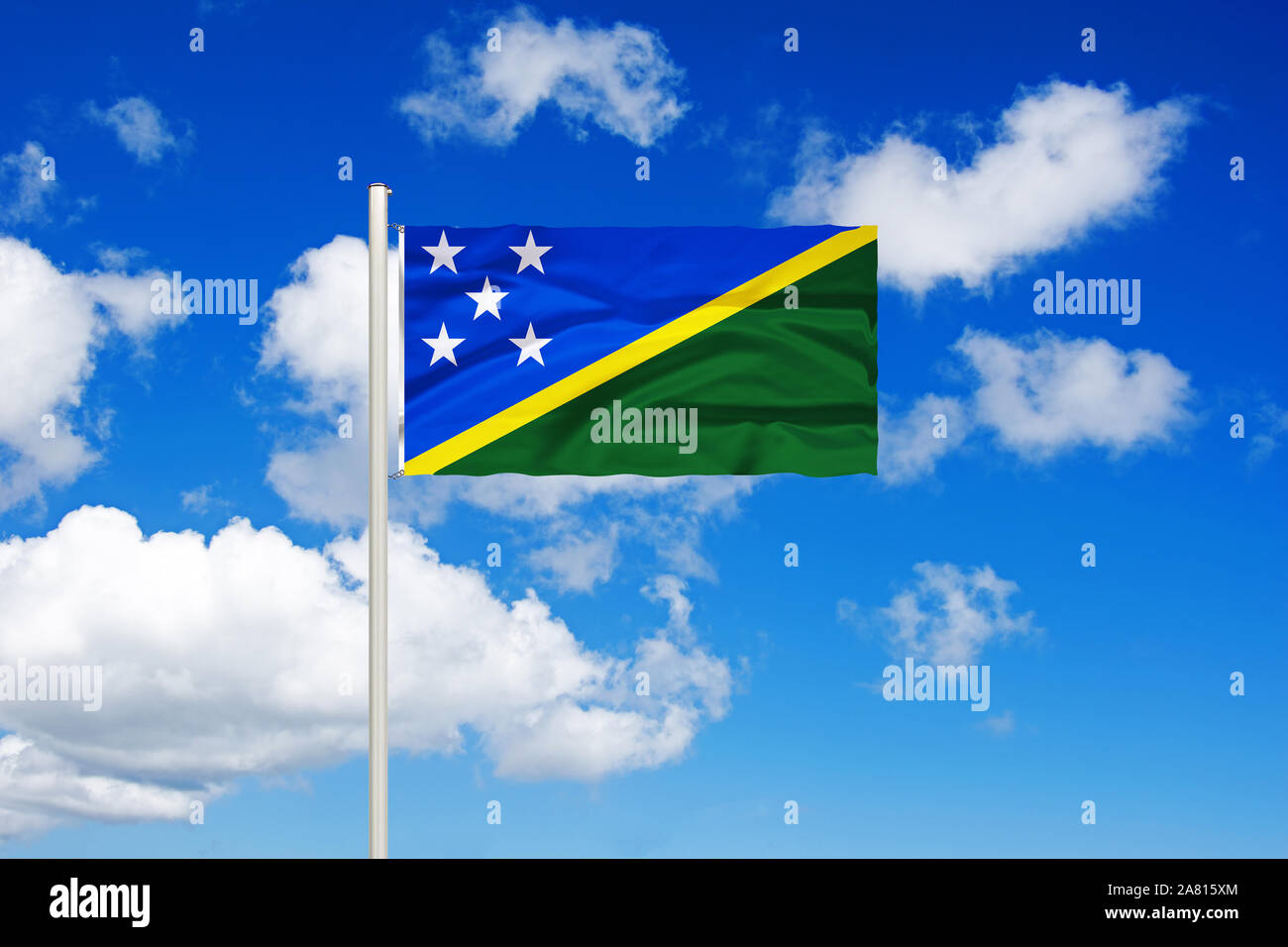 Nationalfahne Nationalflagge, Fahne Flagge,,,,, Südpazifik Inselstaat Salomonen, Südsee, Cumulus Wolken vor blauen Himmel, Banque D'Images