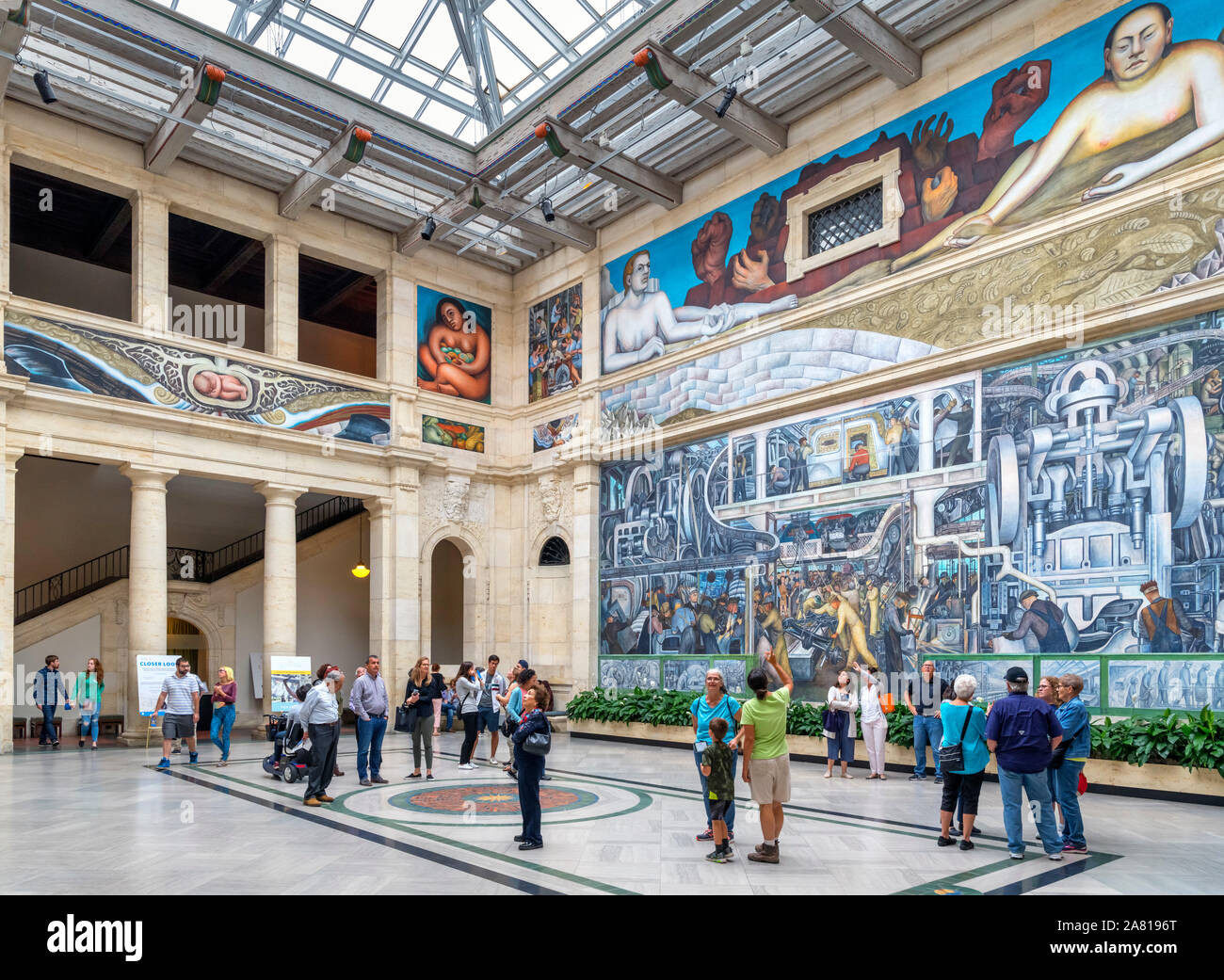 Murale Diego Rivera. Les peintures murales de l'industrie de Detroit par Diego Rivera (1886-1957) dans la cour de Rivera, Detroit Institute of Arts, Detroit, Michigan, États-Unis Banque D'Images