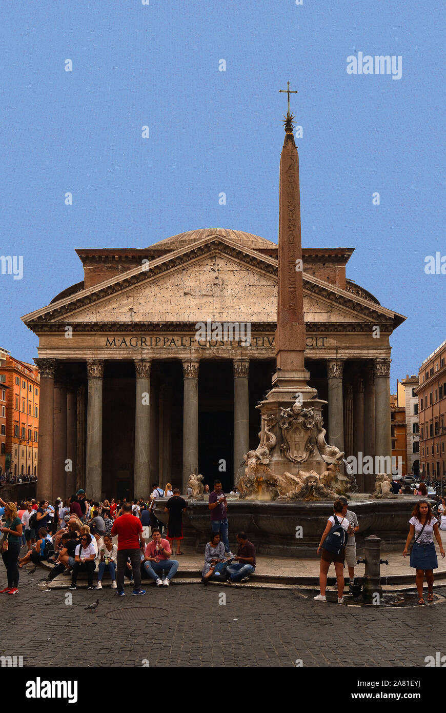 Temple romain antique au Panthéon Piazza della Rotonda à Rome au soir avec l'obélisque et la fontaine de Minerve - Italie. Banque D'Images