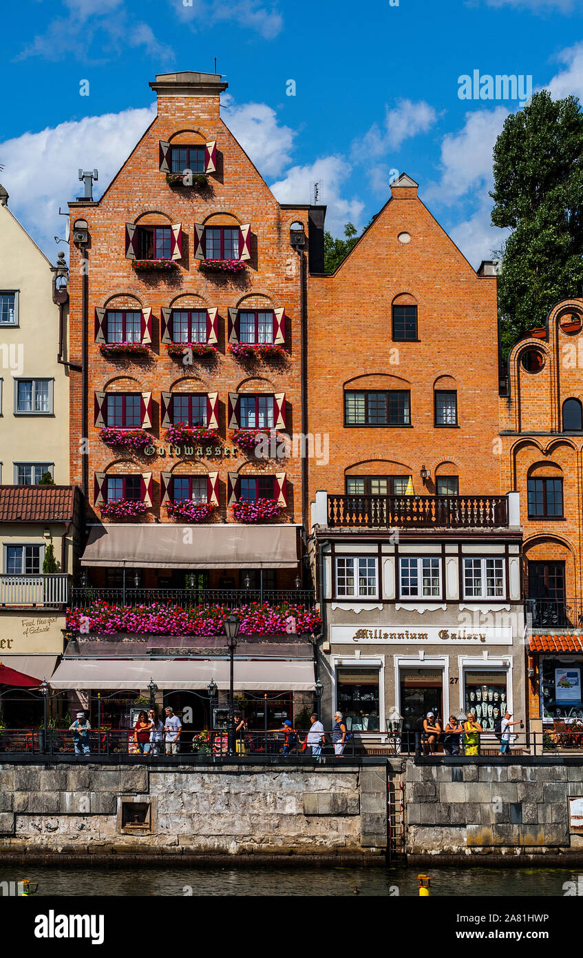 Ancien immeuble historique à long maisons Riverside à Gdansk, Pologne Banque D'Images