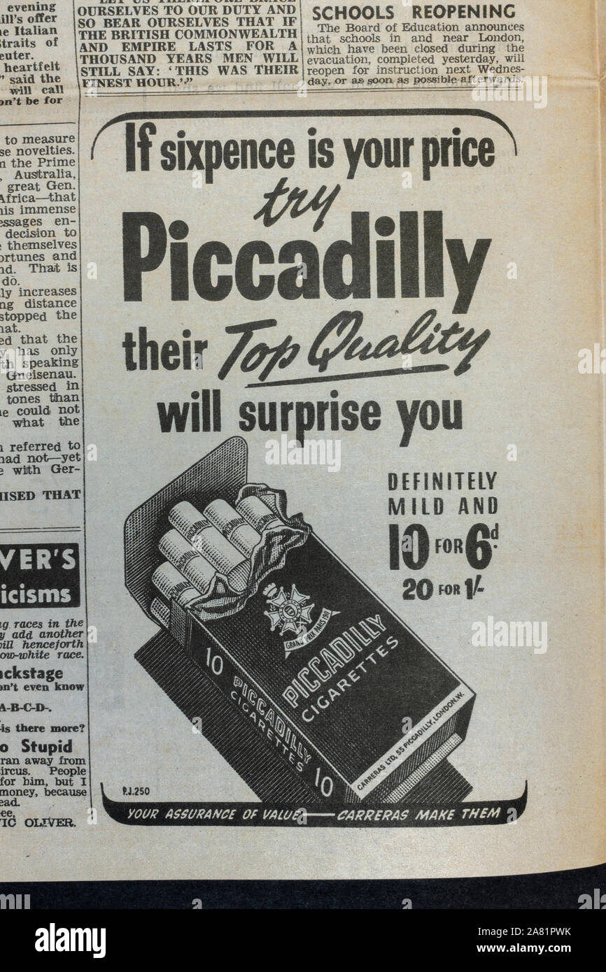 Annonce pour Piccadilly cigarettes : Daily Sketch journal (réplique), 19 juin 1940 (pendant la bataille d'Angleterre). Banque D'Images