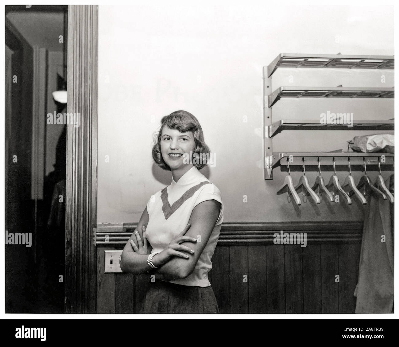 Sylvia Plath (1932-1963) écrivain américain surtout connu pour sa poésie confessionnelle post-modernistes et son roman semi-autobiographique The Bell Jar sur une femme souffrant de maladie mentale a publié sous le pseudonyme de Victoria Lucas, un mois avant qu'elle s'est suicidée. Banque D'Images