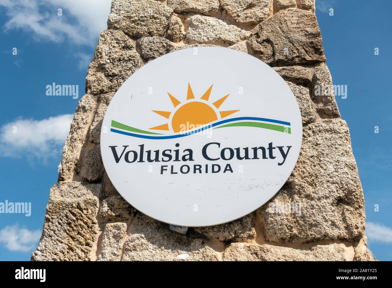 Le comté de Volusia en Floride signe à Dayton Beach où la rampe d'entrée des véhicules à la plage Banque D'Images