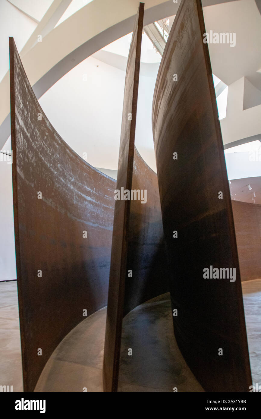 À Bilbao - Espagne - Août 2017 - "La question de temps" est une installation de huit sculptures de feuilles d'acier de l'artiste Richard Serra à la G Banque D'Images