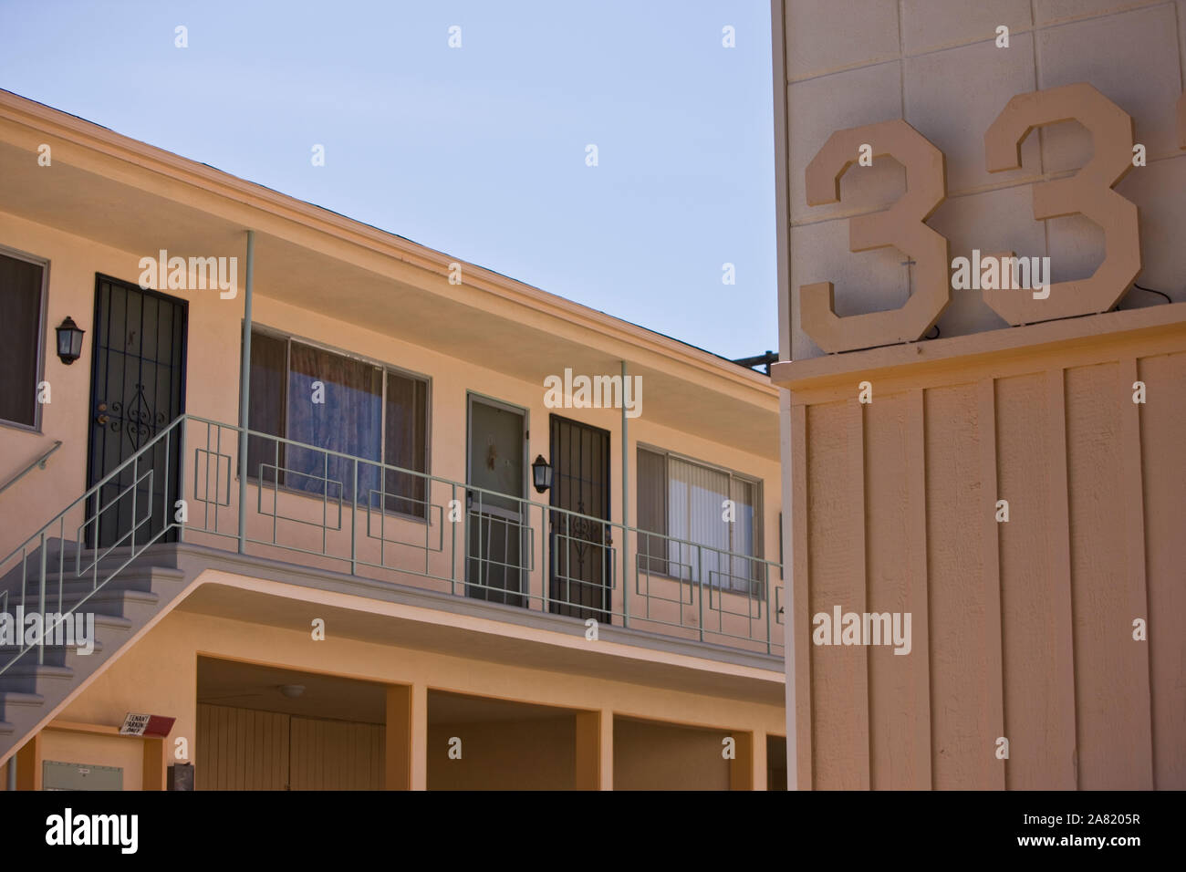 Unités à un motel de la route à distance. Banque D'Images