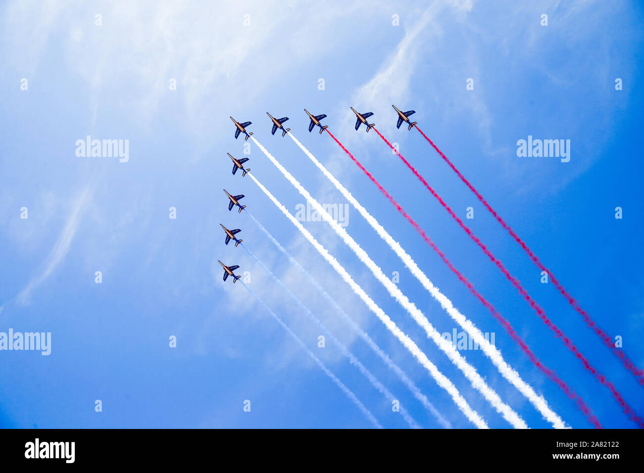 patrouille-de-france-lors-du-d-fil-a-rien-du-14-juillet-paris-france
