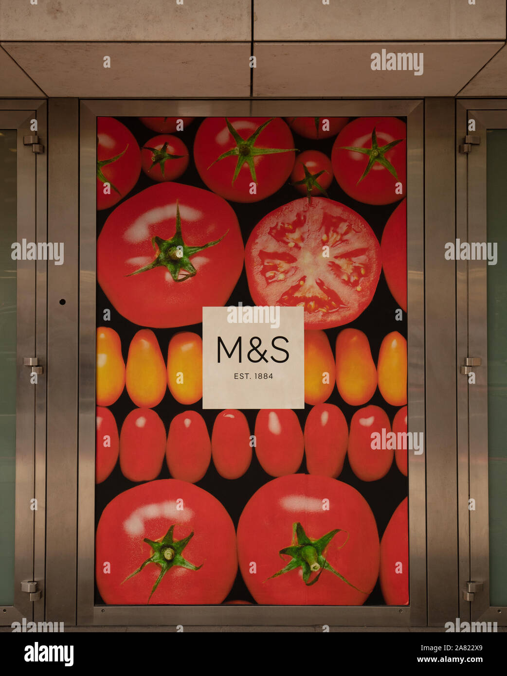 Logo M&S vu dans la ville de Londres, au Royaume-Uni, en novembre. Banque D'Images