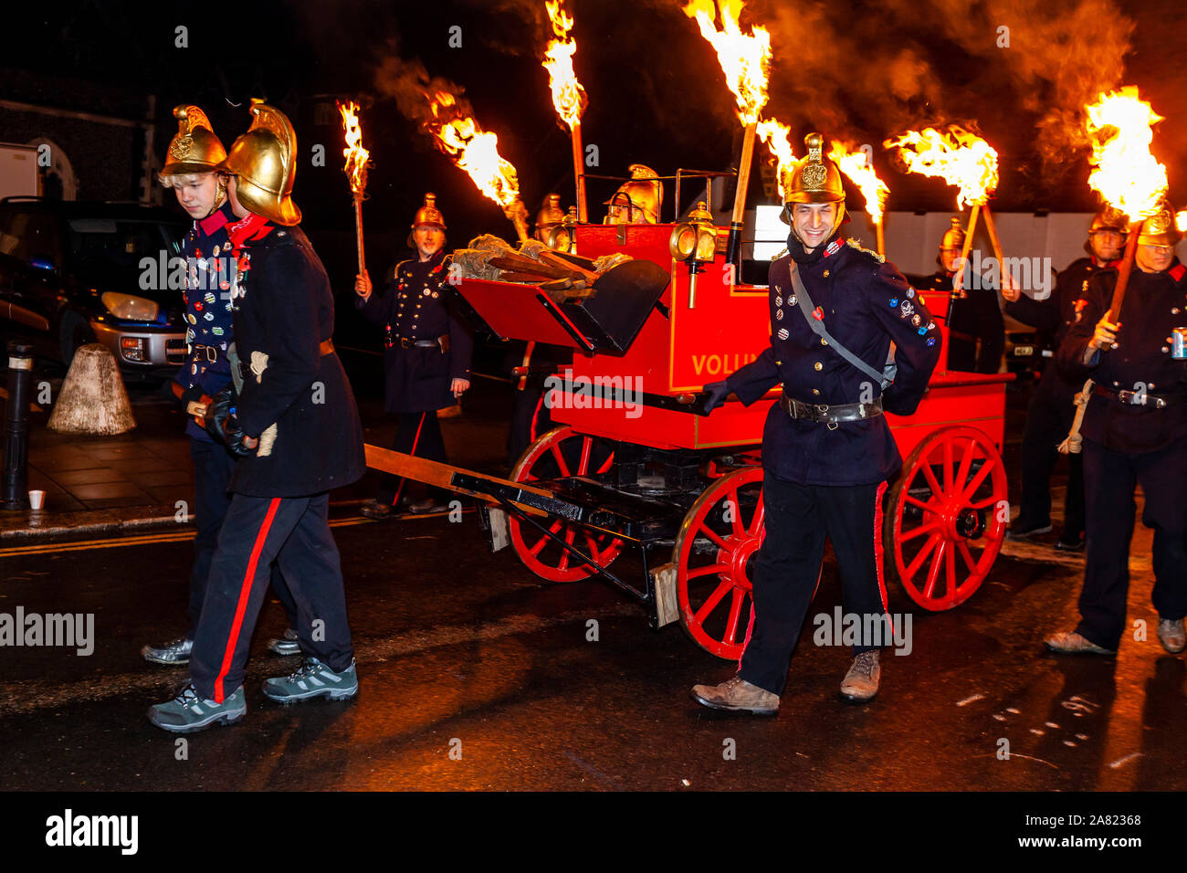 Lewes, UK. 5 novembre 2019. Bonfire Night (Guy Fawkes) célébrations. Lewes, dans le Sussex, UK. Credit : Grant Rooney/Alamy Live News Banque D'Images