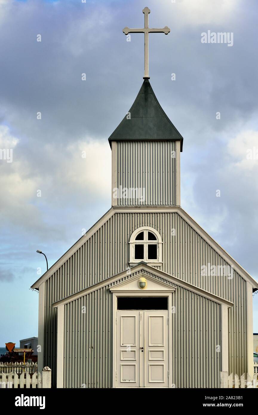 De Borgarfjordur Eystri, à l'Islande. Une église communautaire dans l'Est de l'Islande ville de Borgarfjordur Eystri, Banque D'Images