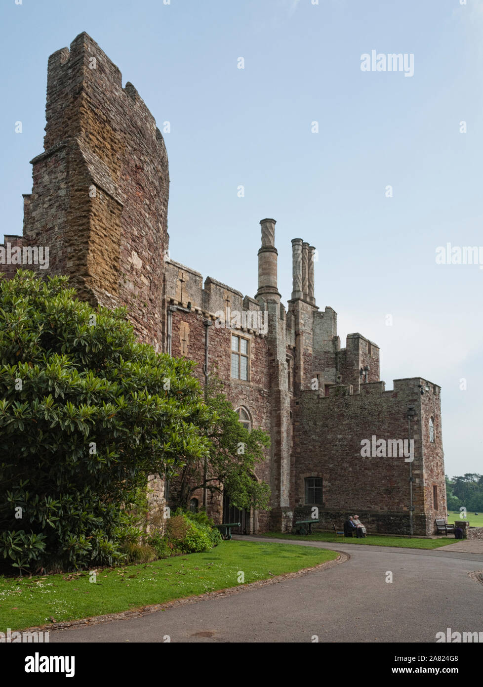 Château de Berkeley, dans le comté de Gloucestershire, Angleterre. Construit pour défendre l'estuaire de la Severn et la frontière galloise et réputé site de l'assassinat d'Édouard II Banque D'Images