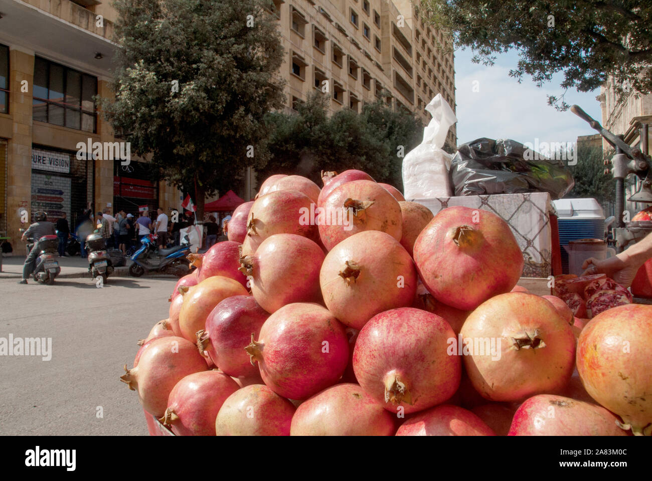 Le jus de grenade Pom vendeur au centre-ville de Beyrouth, Liban Banque D'Images