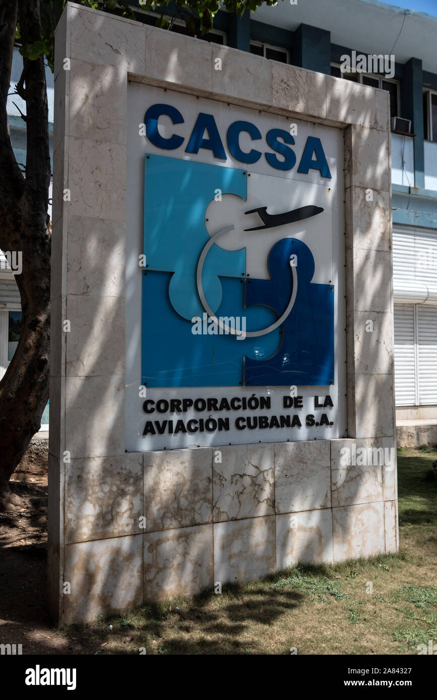 Corporacion De La Aviacion Cubana, SA (Société de l'Aviation de Cuba) sur l'Avenida 23, Vedado, La Havane à Cuba Banque D'Images