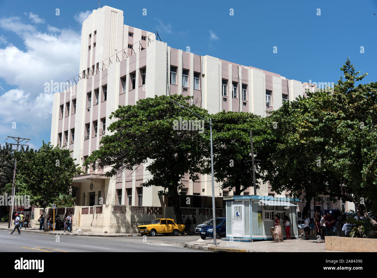 Ministère cubain du travail et de la sécurité sociale - Ministerio del Trabajo y Seguridad social in Avenida 23, Vedado, la Havane à Cuba Banque D'Images
