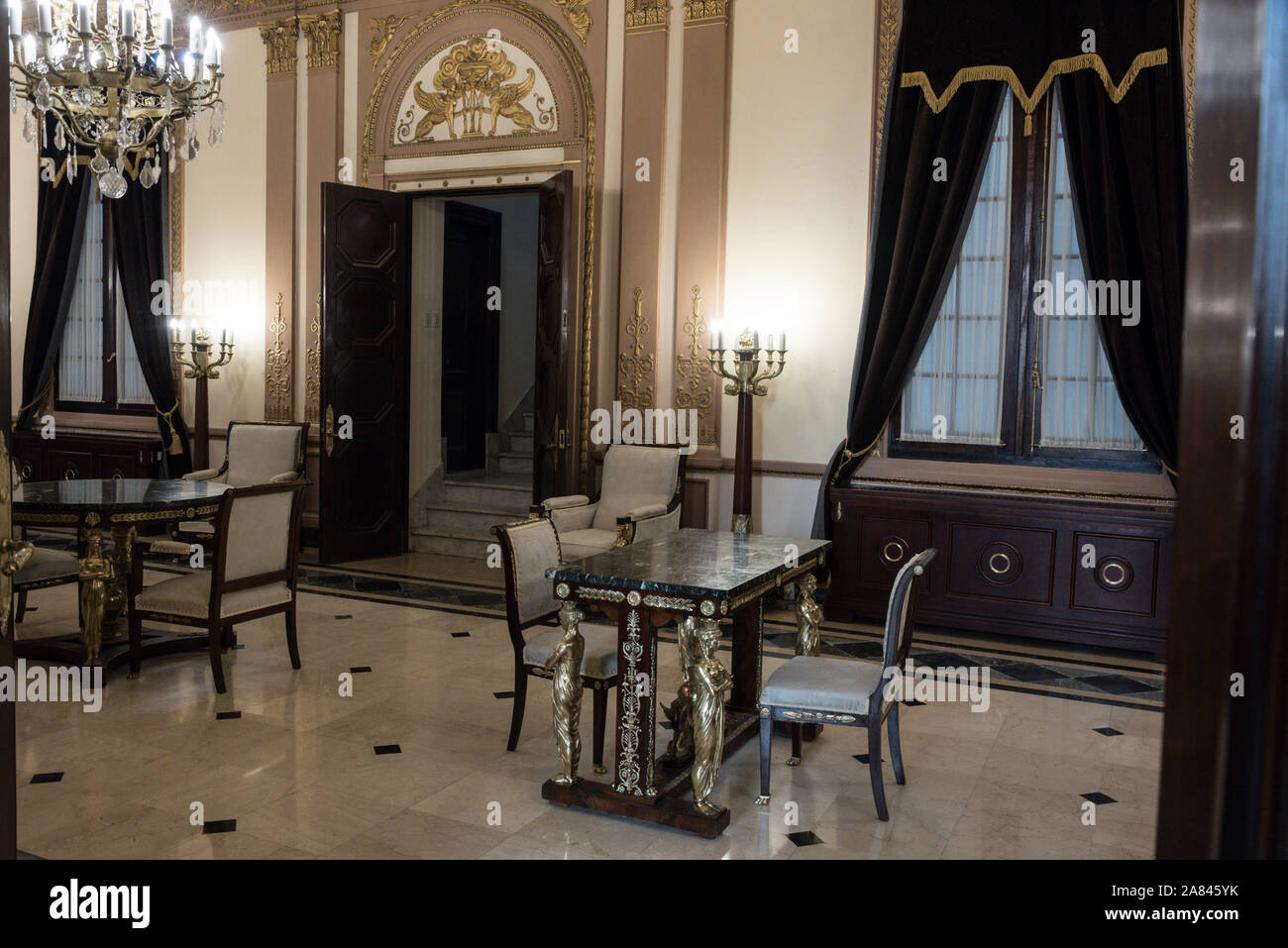 Les chambres de l'état restauré récemment à côté du salon de Los Pasos Perdidos (Hall des Pas Perdus) dans le El Capitolio -Assemblée nationale du PeopleÕs Banque D'Images Les chambres de l'état restauré récemment à côté du salon de Los Pasos Perdidos (Hall des Pas Perdus) dans le El Capitolio -Assemblée nationale du PeopleÕs Banque D'Images