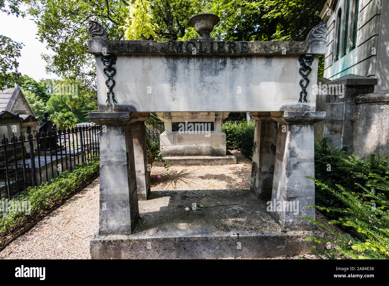 Un tombeau de Molière, un célèbre dramaturge, acteur et poète, dans le cimetière du Père Lachaise, Paris Banque D'Images